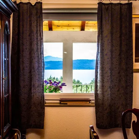 Vila Vila Virida Živogošće